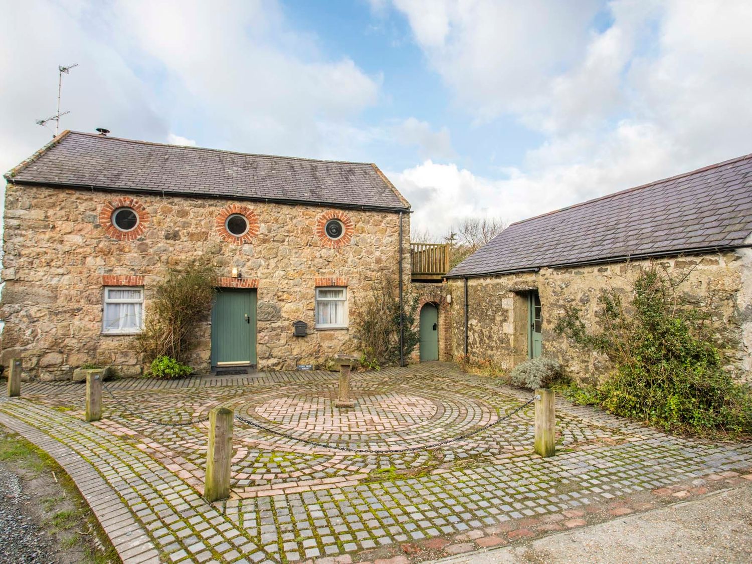Vine Tree Barn, Pentre Berw