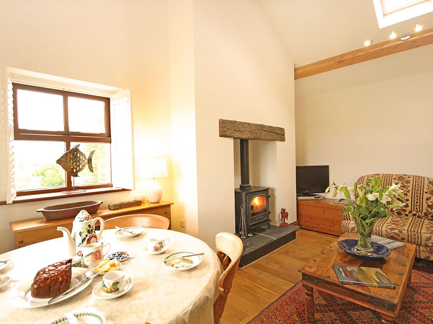 Y Beudy, Llanynghenedl