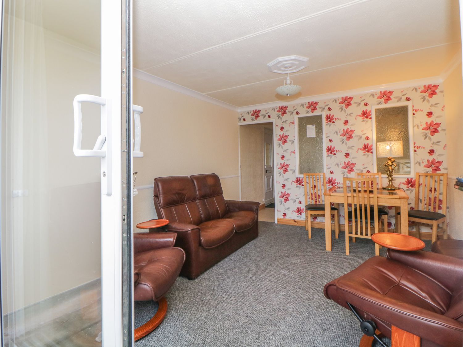 36 Devondale Court, Devon