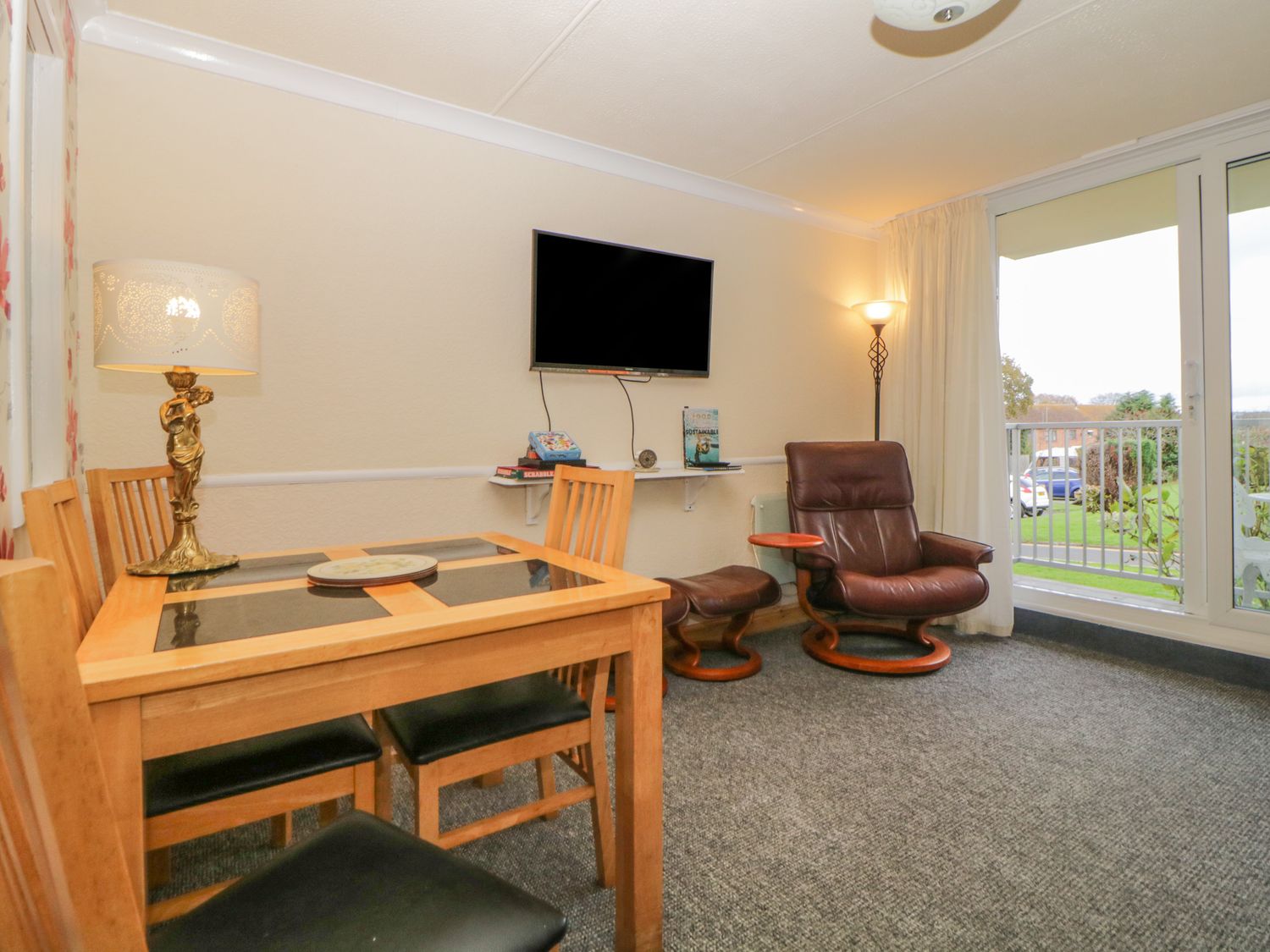36 Devondale Court, Devon