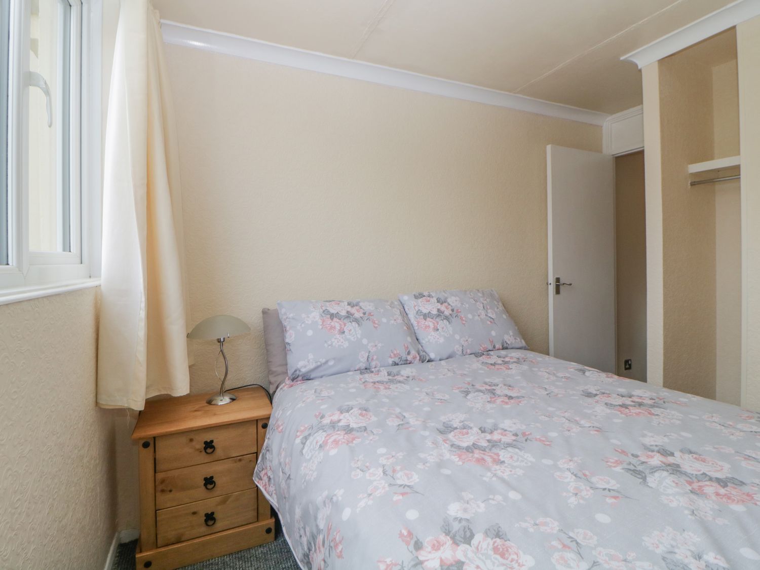 36 Devondale Court, Devon