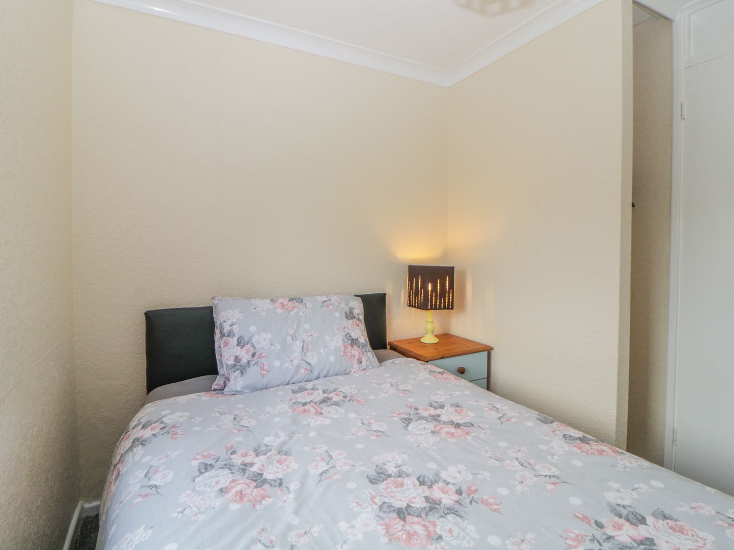 36 Devondale Court, Devon
