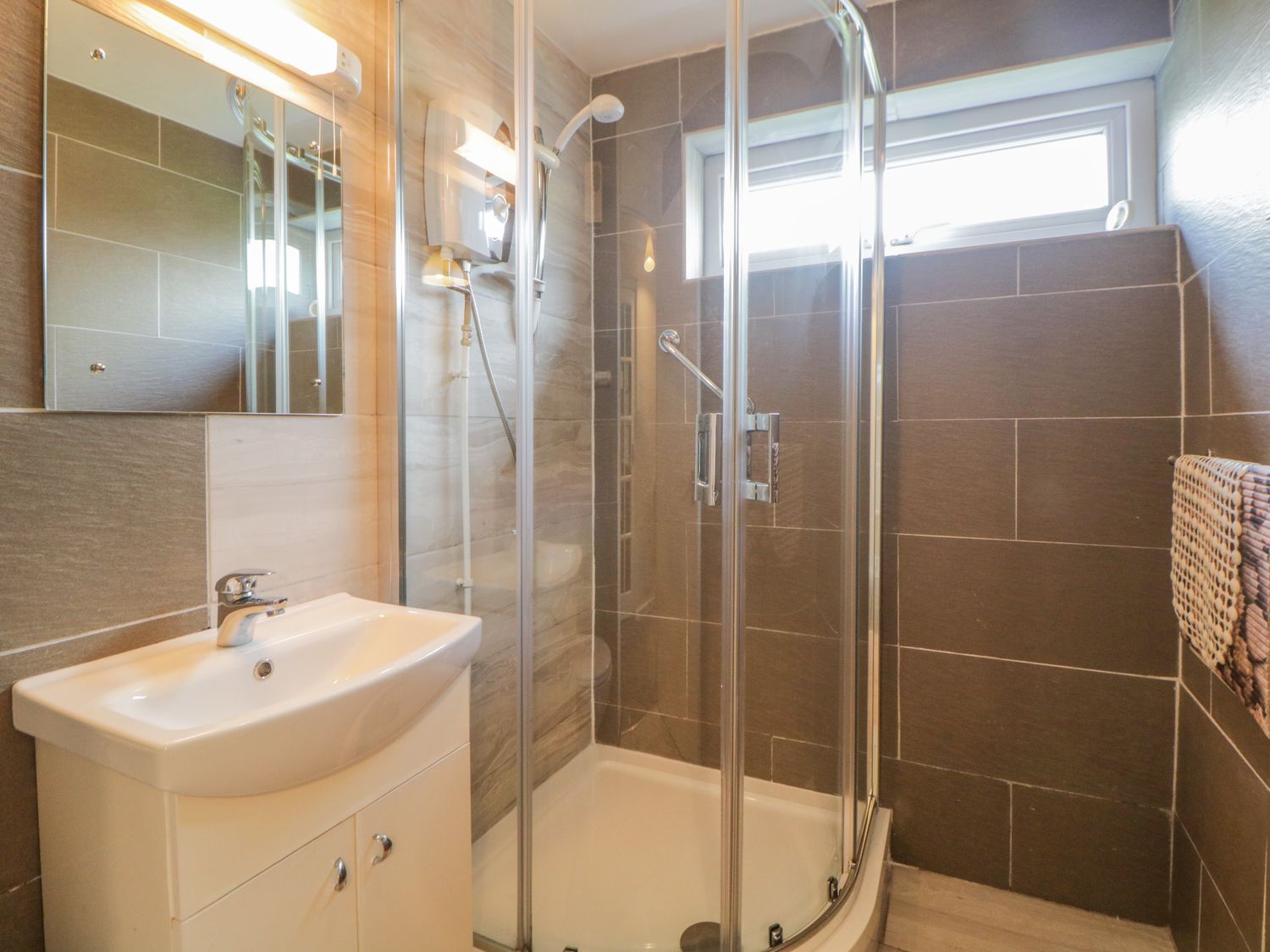 36 Devondale Court, Devon
