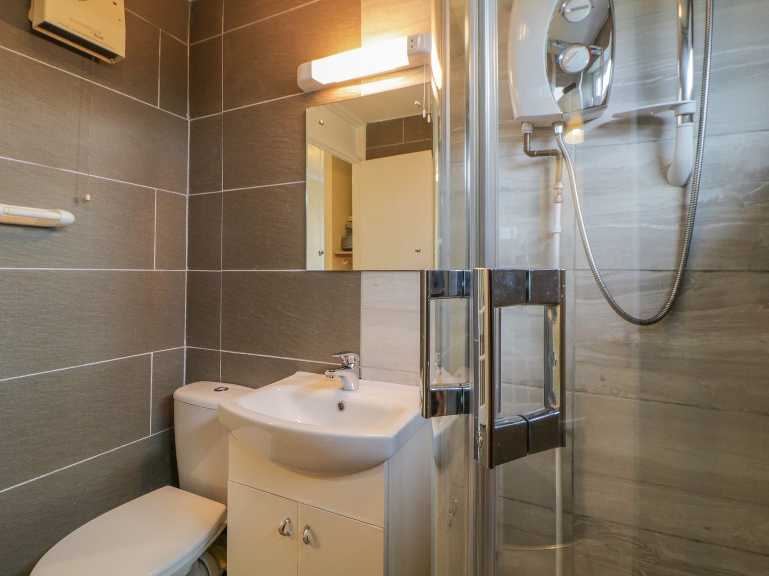 36 Devondale Court, Devon