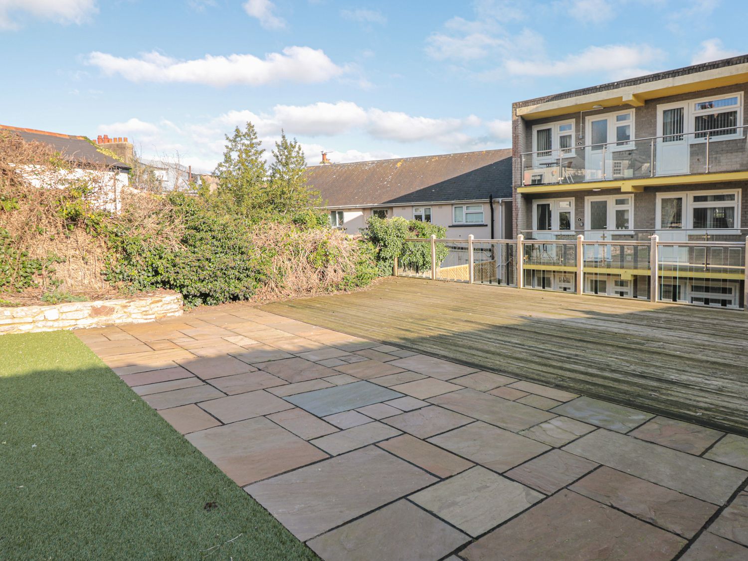 1 Dartside Court, Dartmouth