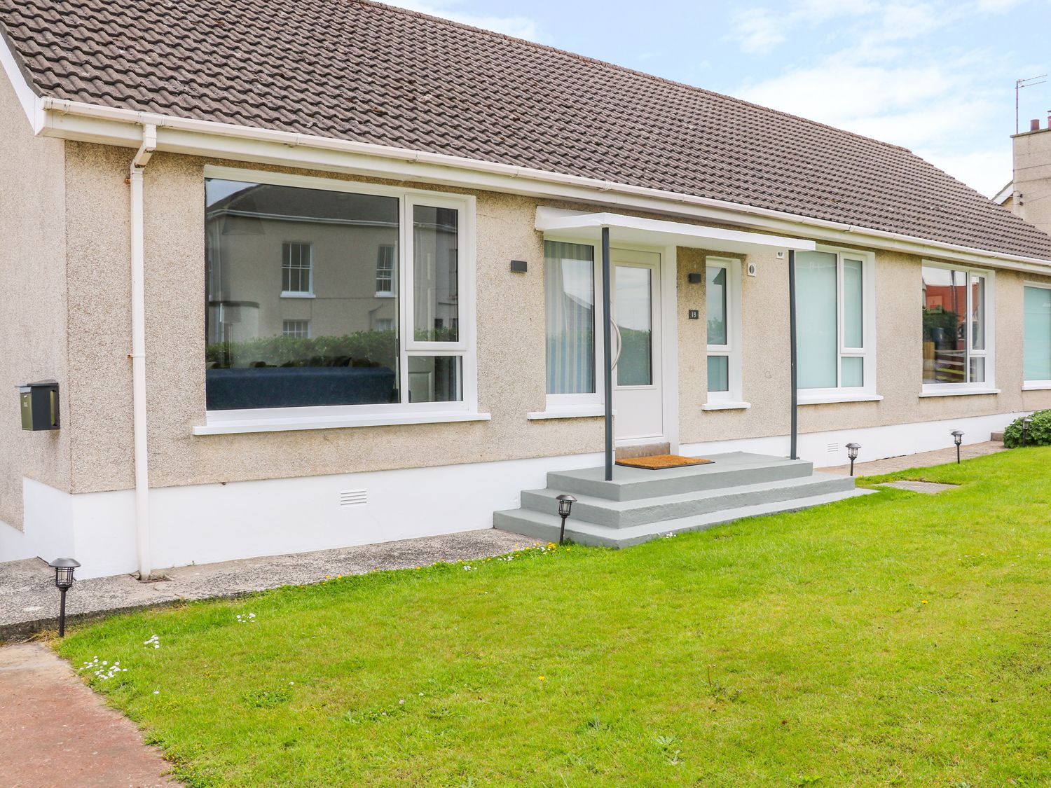 Seacoast Cottage, Castlerock