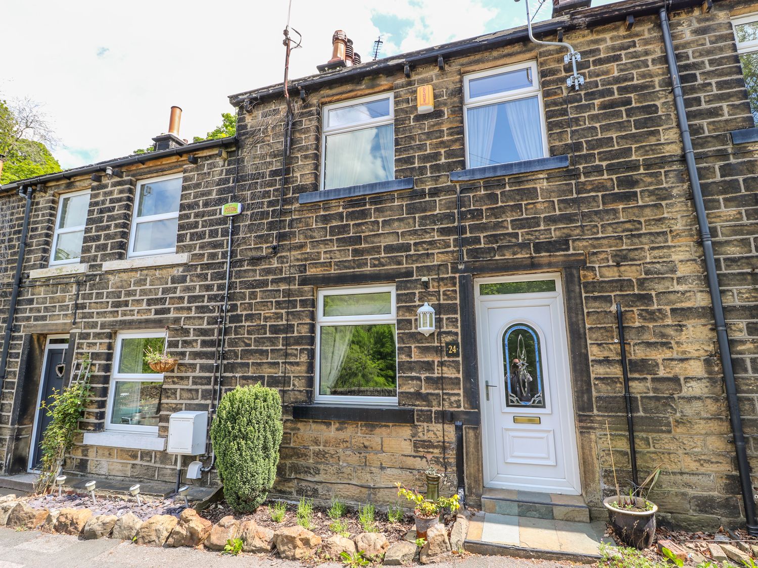 Mere Cottage, Holmfirth Kirklees England Cottages For Couples