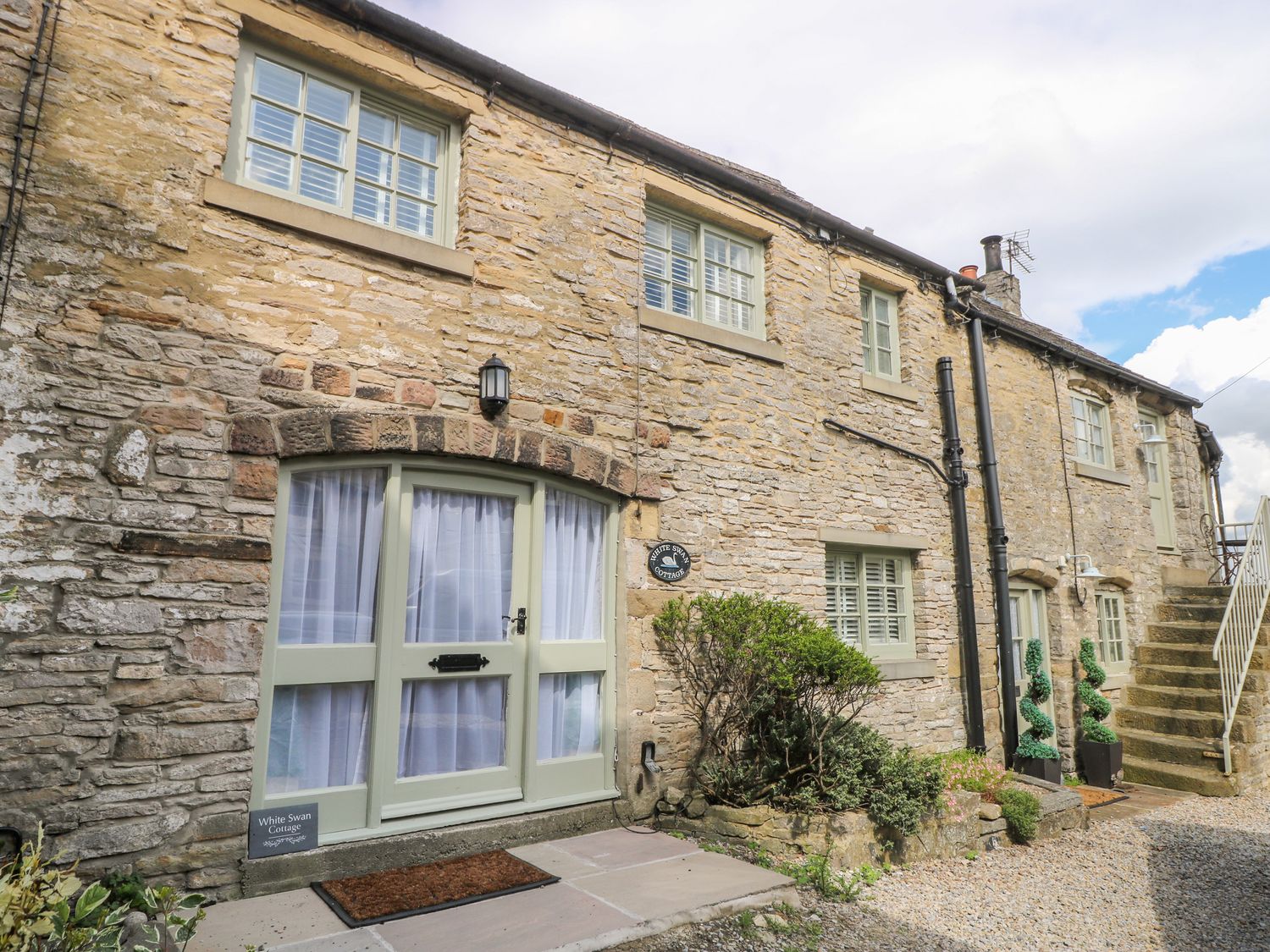 White Swan Cottage Middleham Manor House Fm Yorkshire Dales