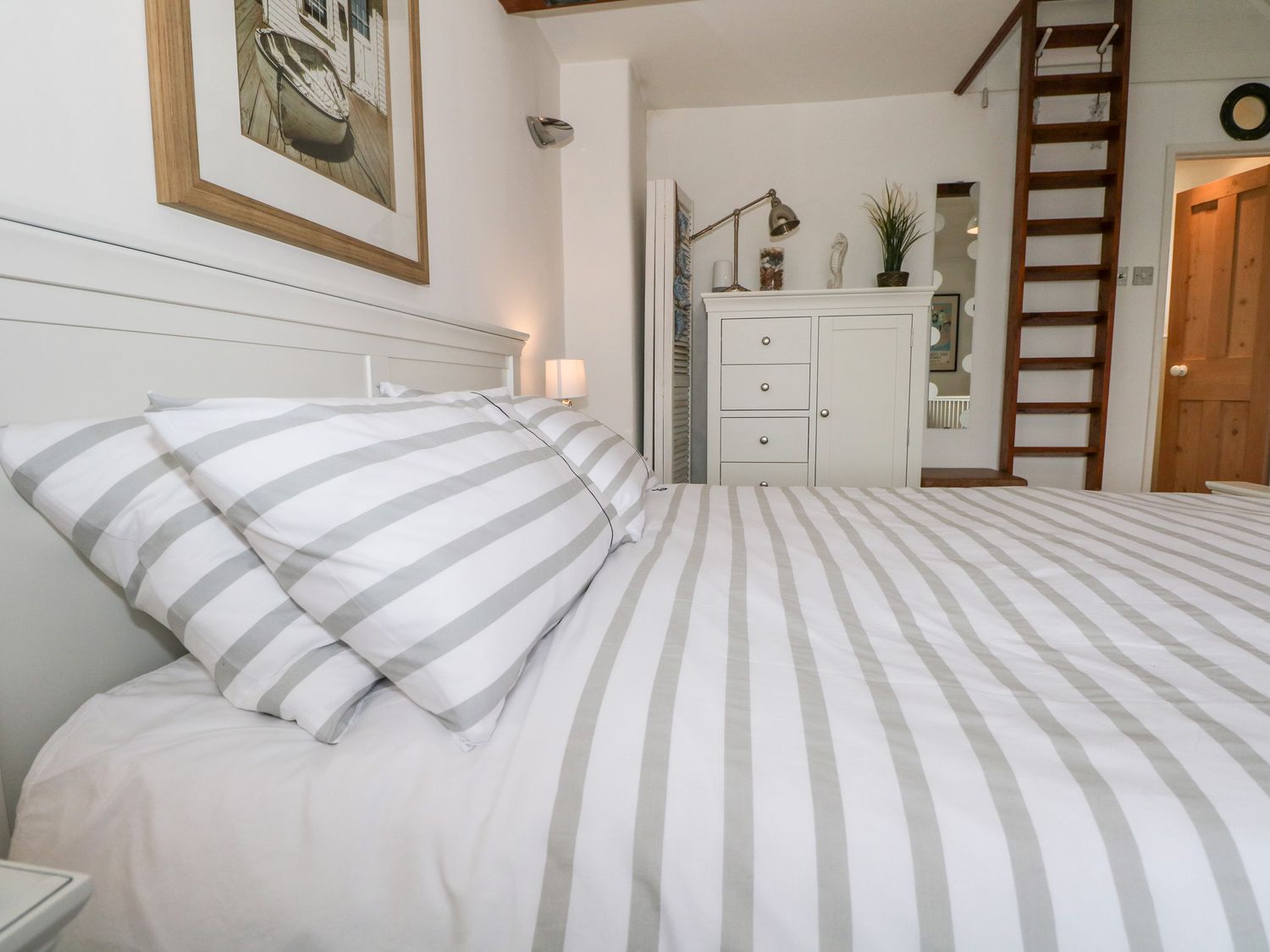 25 Captains Row, Lymington