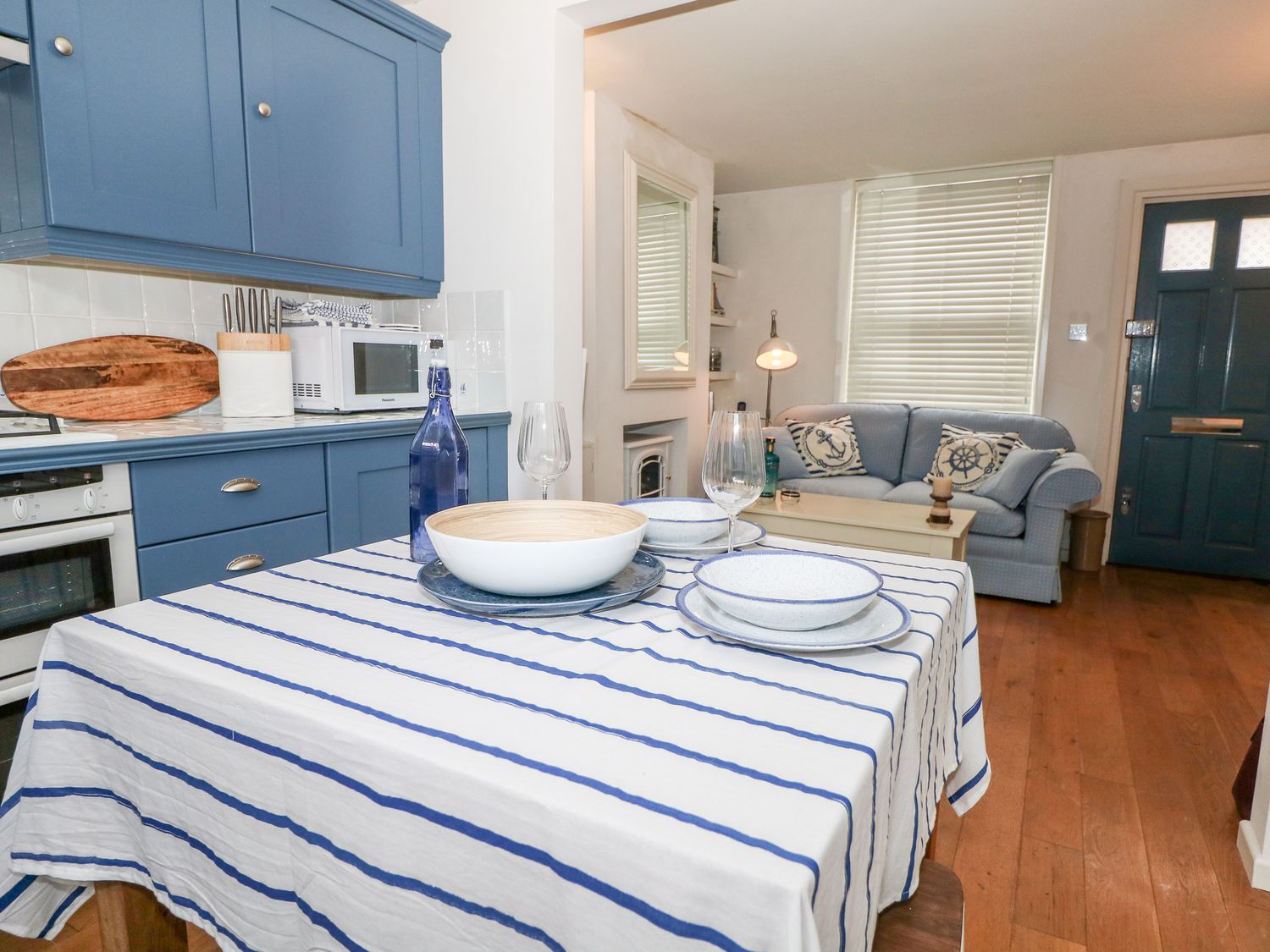 25 Captains Row, Lymington