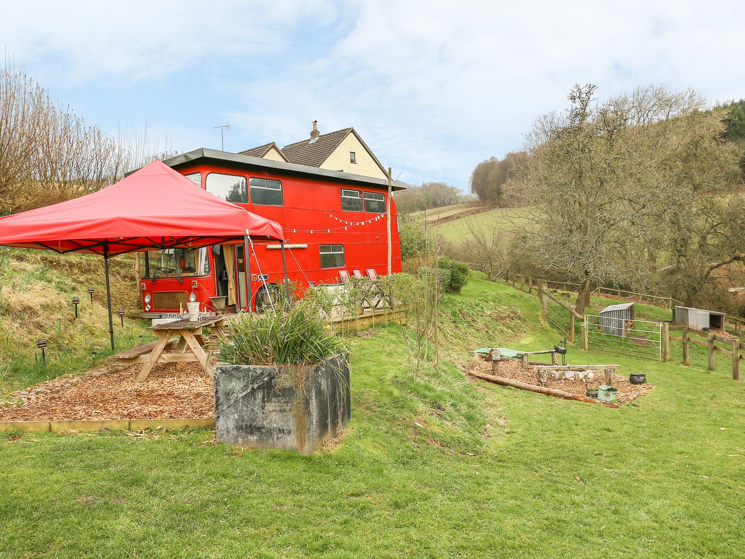 The Red Bus - Winter retreat, Newnham-On-Severn