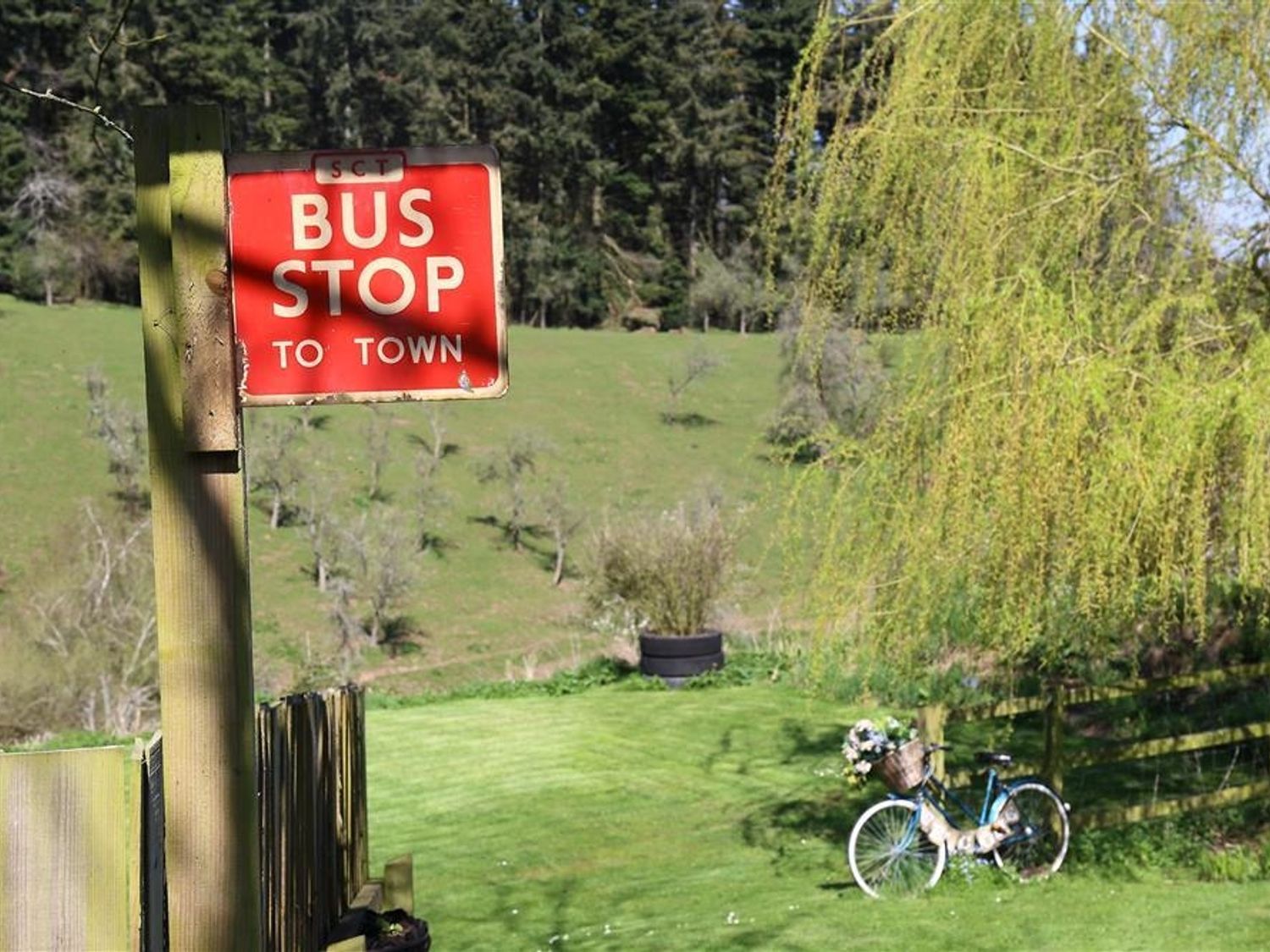 The Red Bus - Winter retreat, Newnham-On-Severn