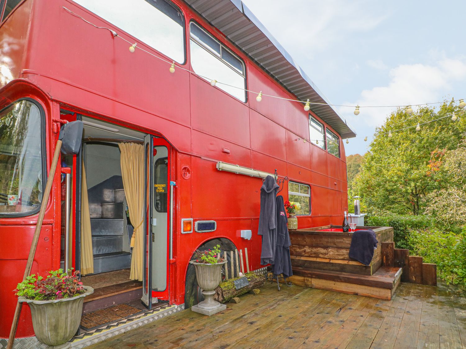 The Red Bus - Winter retreat, Newnham-On-Severn