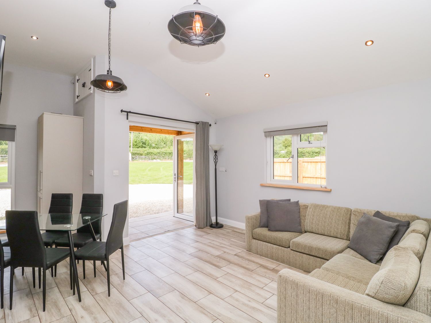 38 Wrington Road, near Congresbury North Somerset England Cottages For Couples, Find