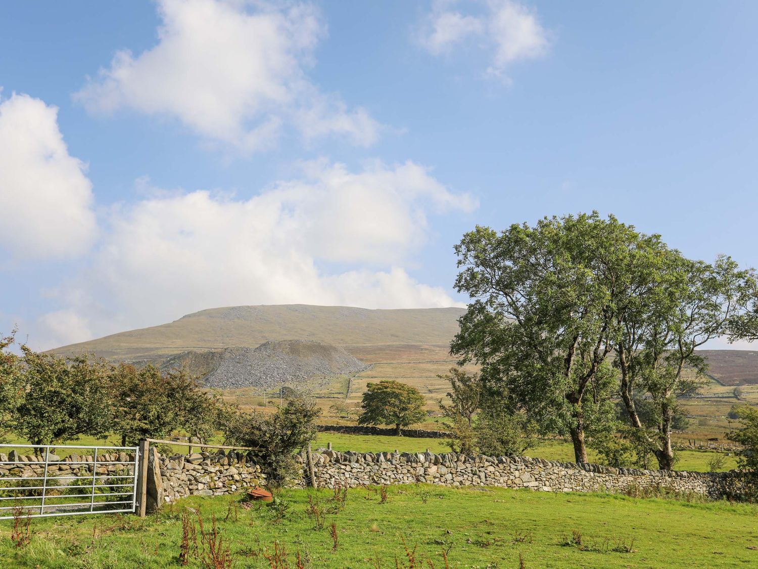 Ffynnon Bach, Deiniolen