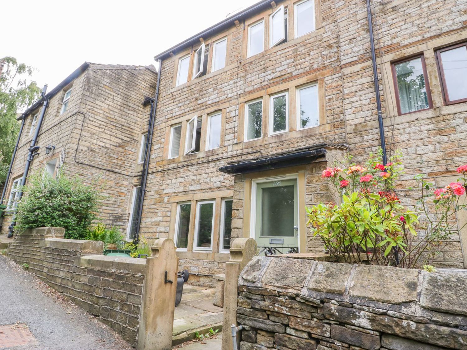 Bamforth Cottage, Holmbridge