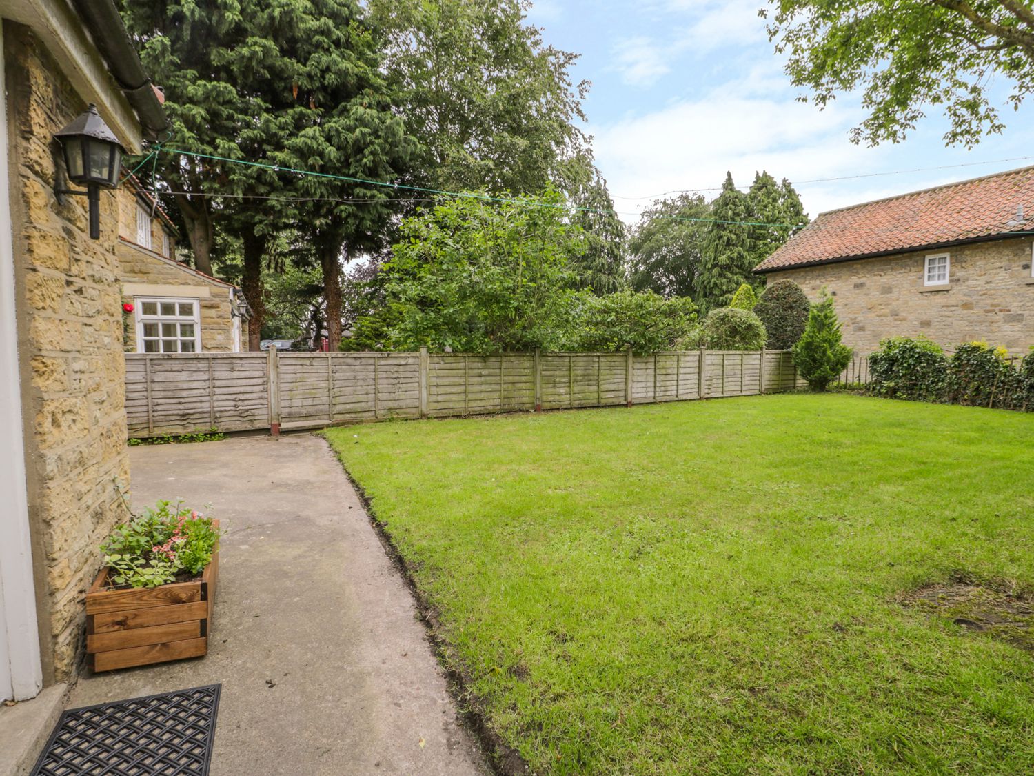 PINE COTTAGE, Snainton 