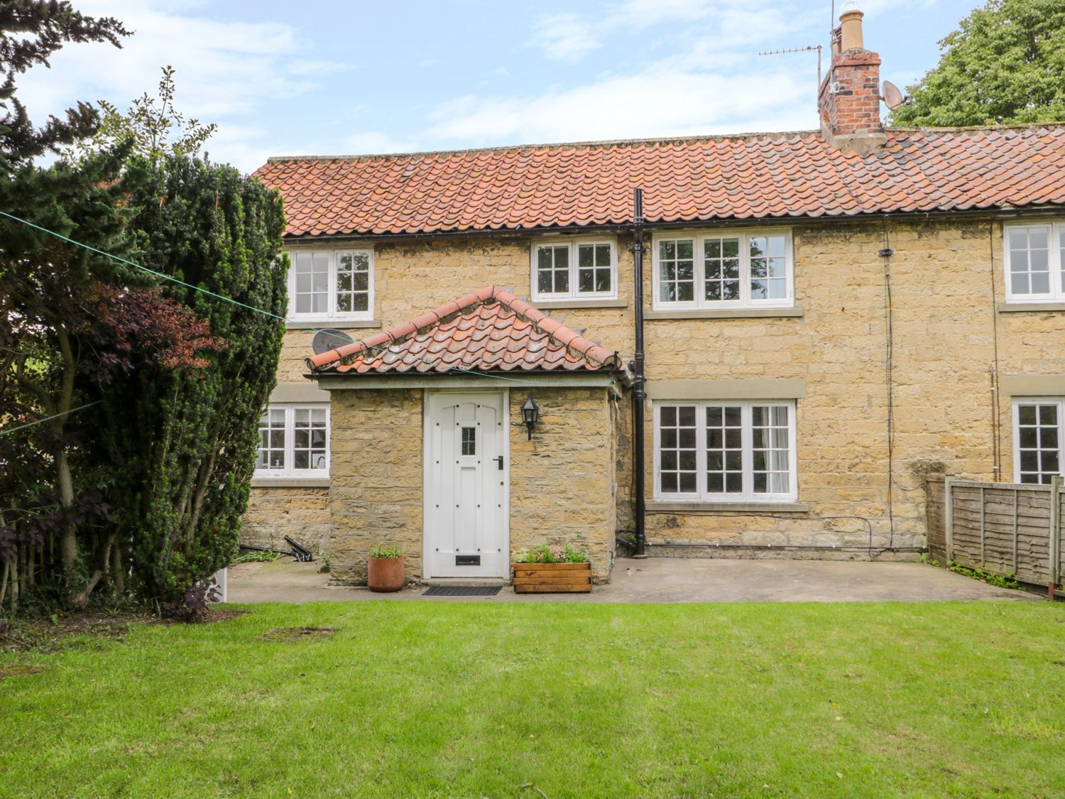 PINE COTTAGE, Snainton 