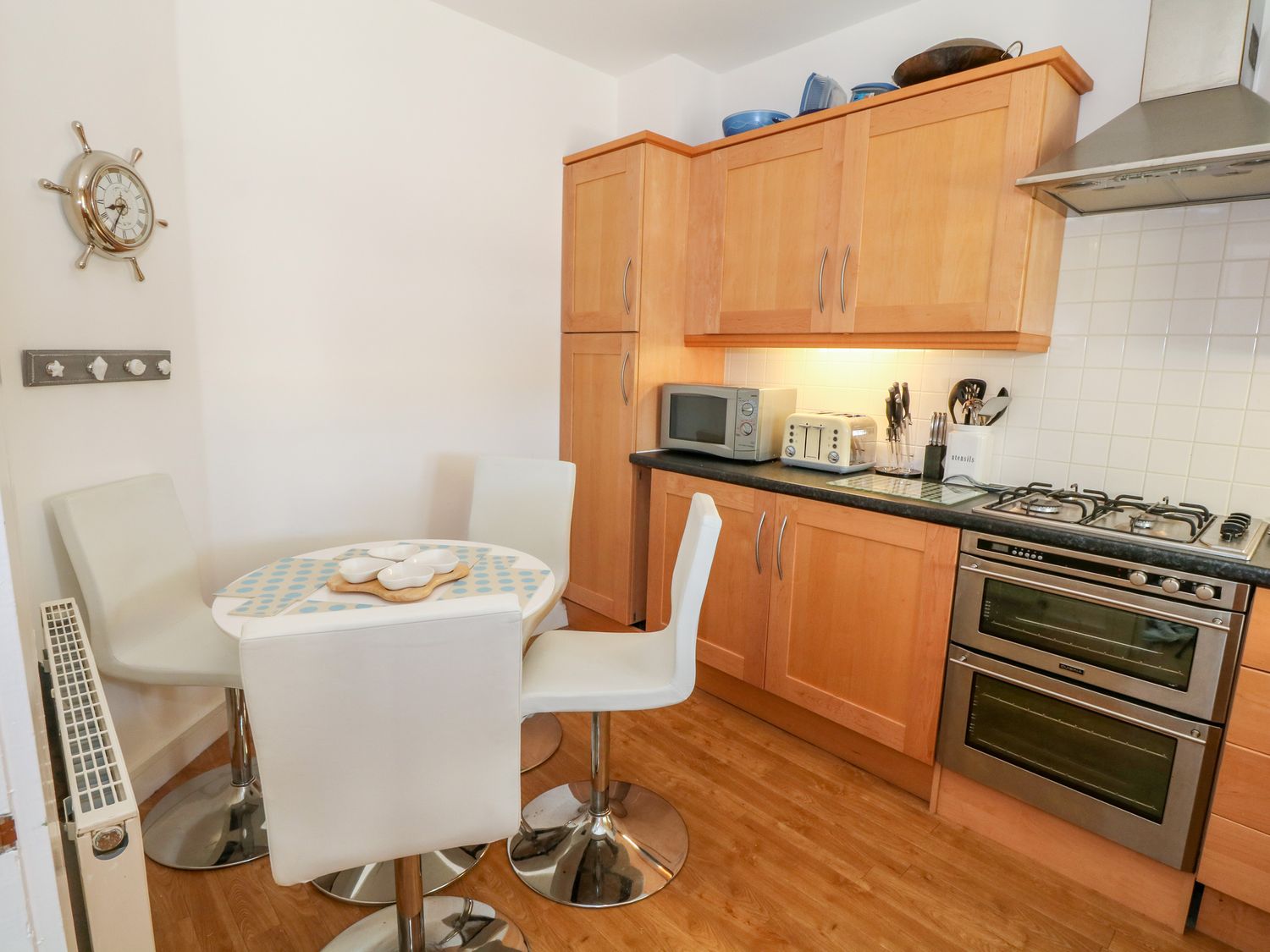 Apartment 14, Pwllheli