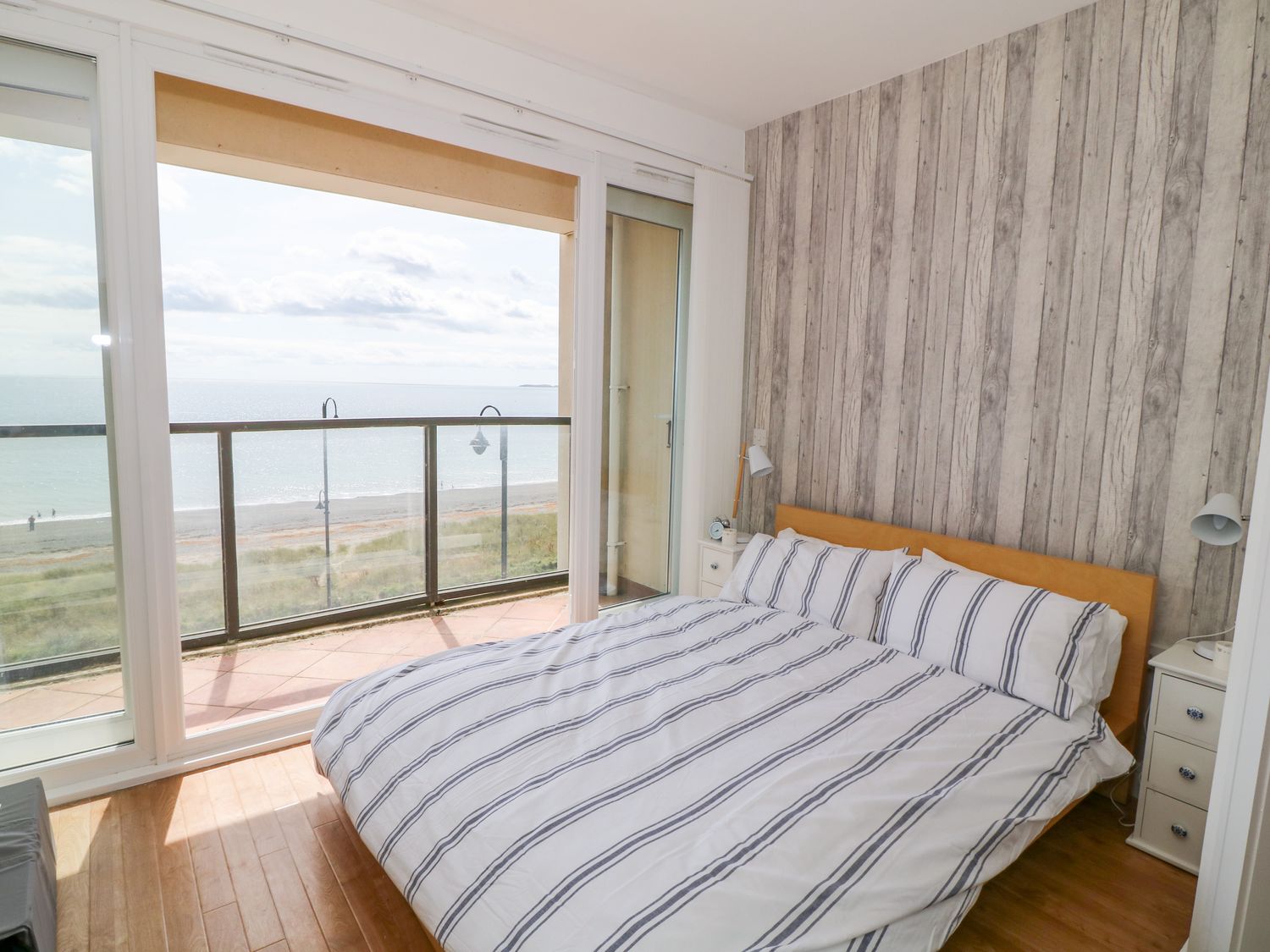Apartment 14, Pwllheli