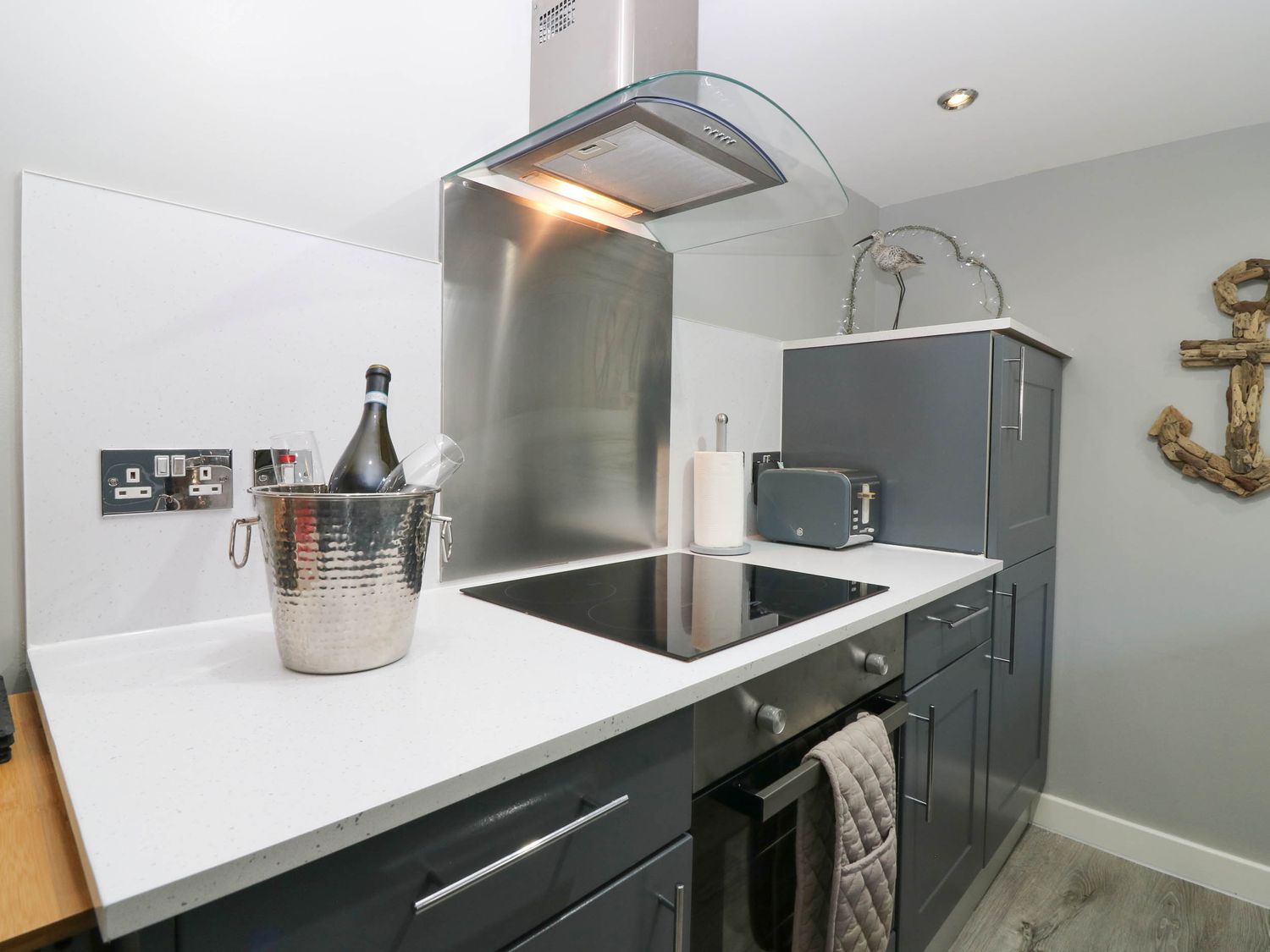 61 Seatown, Cullen