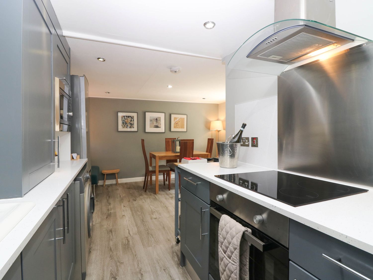 61 Seatown, Cullen