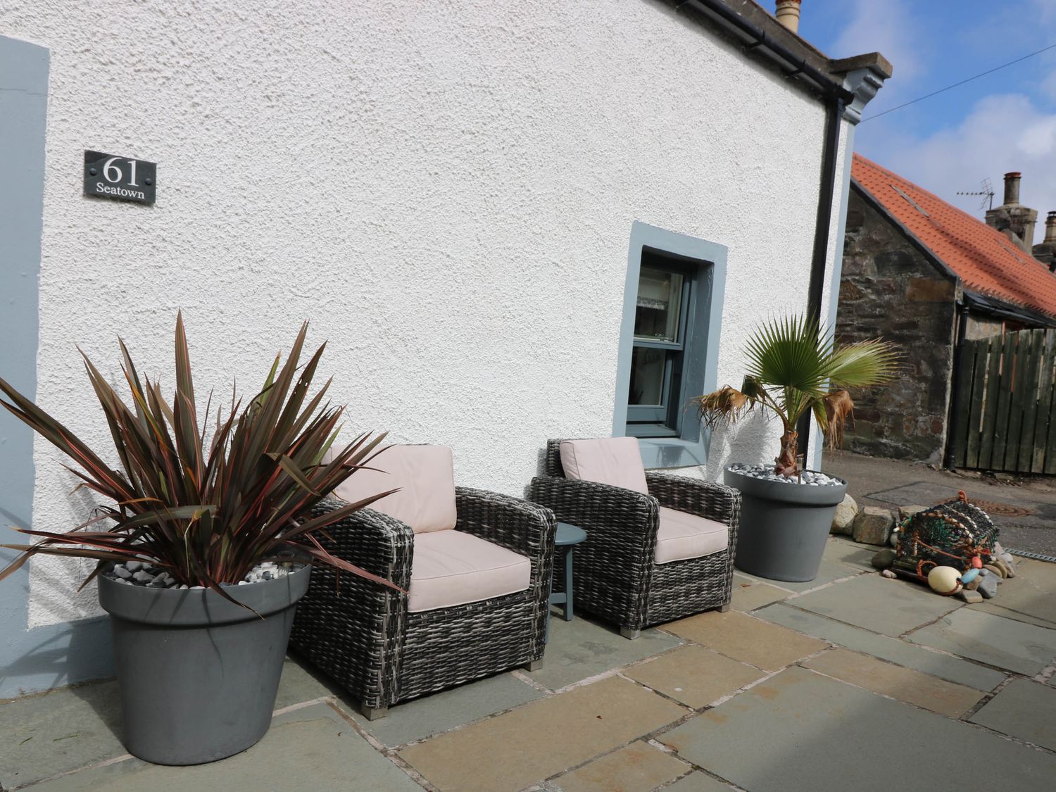 61 Seatown, Cullen