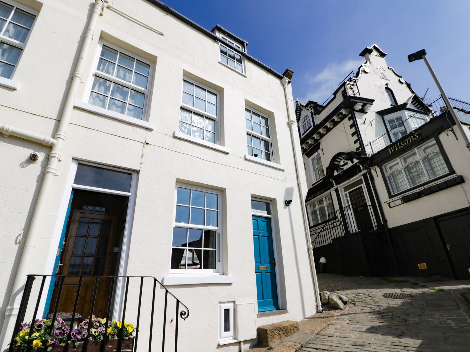 Hook's House Scarborough ( Ref 1017253 ) Self catering accommodation in Scarborough North Yorkshire sleeps 4