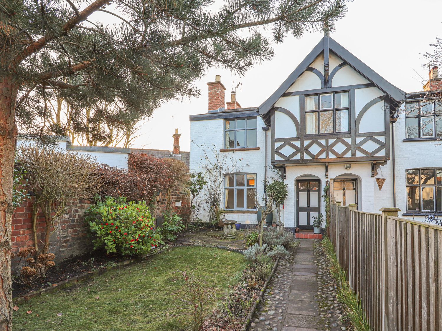 2 Ashby Place Chester Hoole Self Catering Holiday Cottage