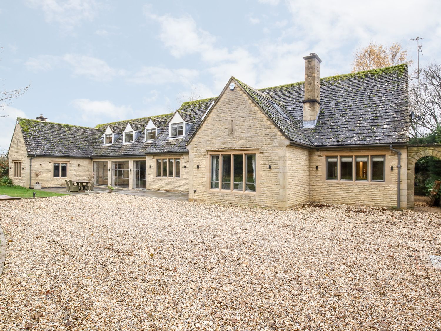 South Lea, Shipton Under Wychwood Oxfordshire England Cottages