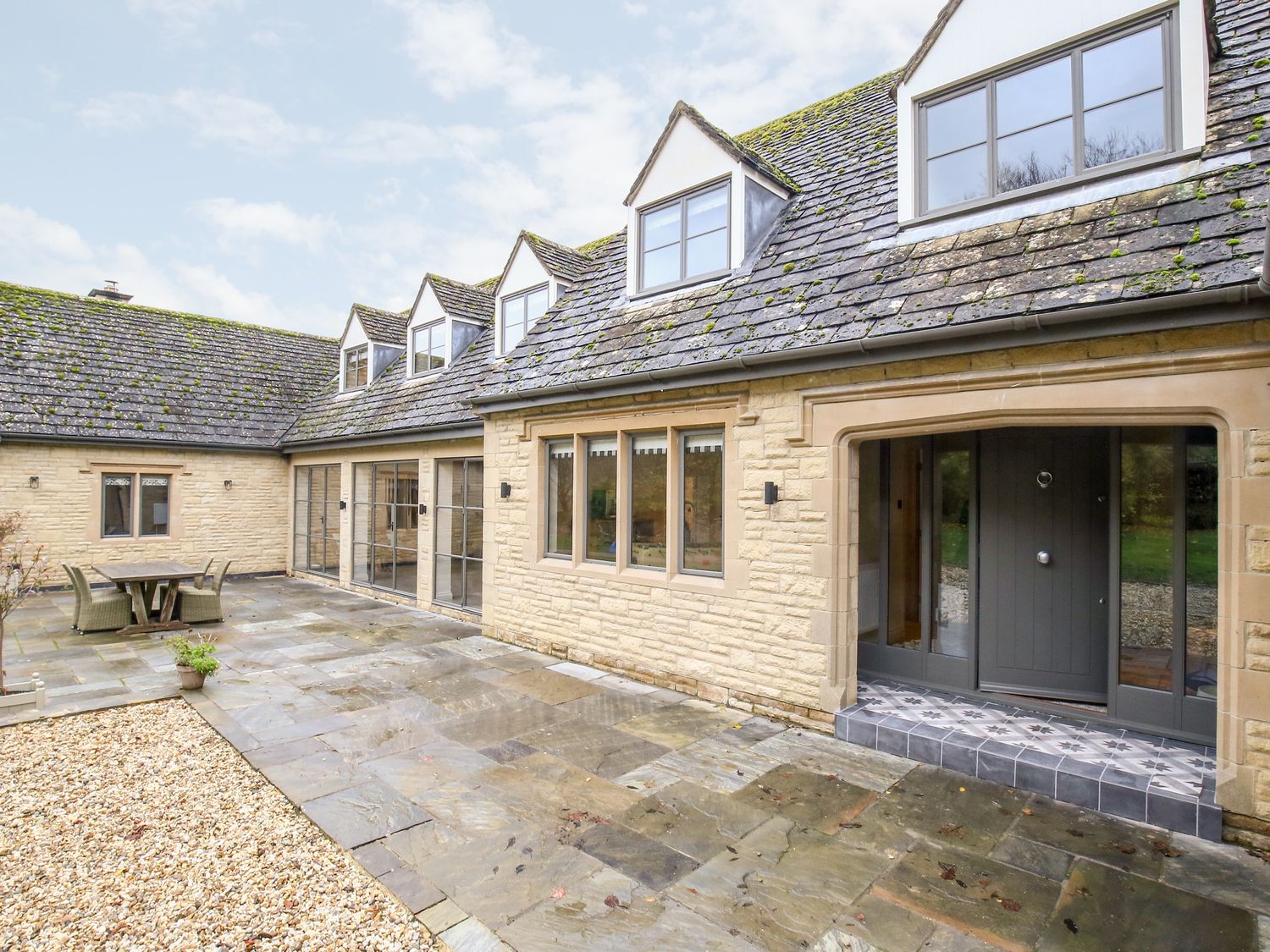 South Lea, Shipton Under Wychwood Oxfordshire England Cottages