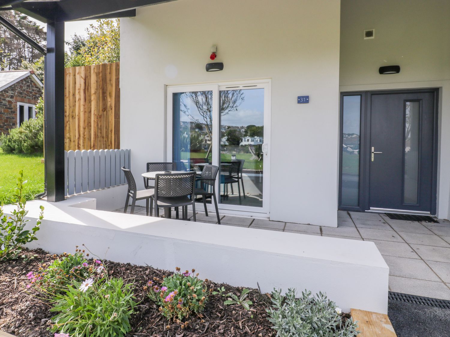 31 Garden Villas, Porth
