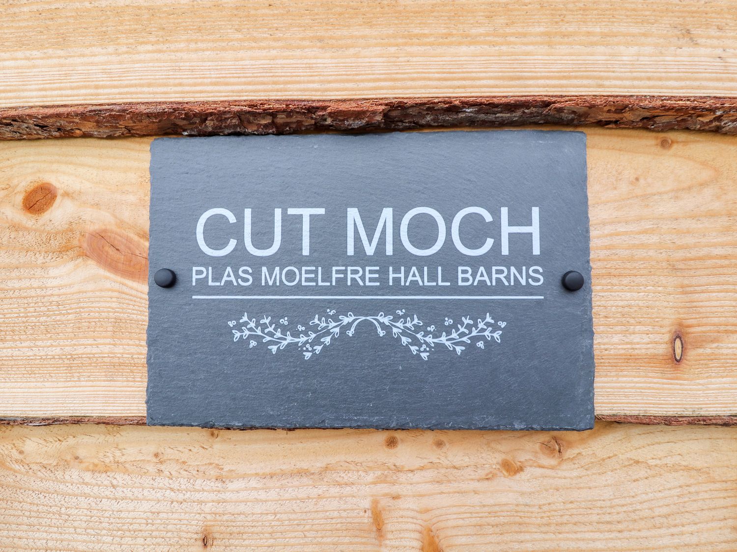 Cut Moch, Plas Moelfre Hall Barns, Llanrhaeadr-Ym-Mochnant