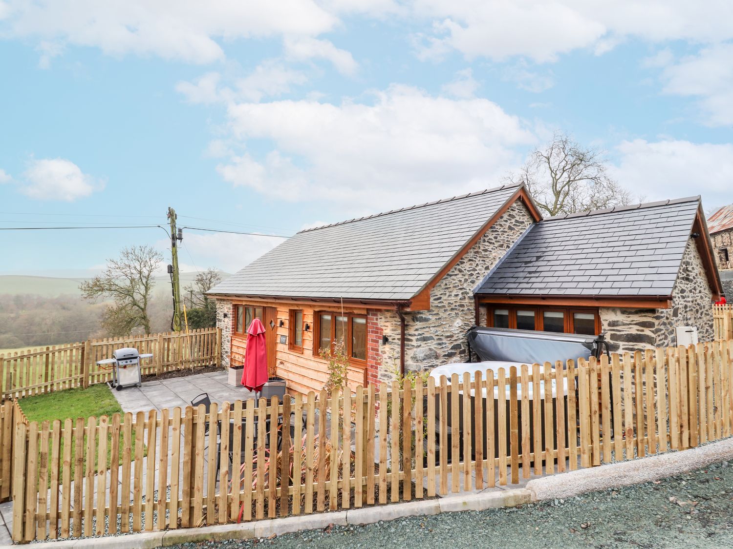 Cut Moch, Plas Moelfre Hall Barns, Llanrhaeadr-Ym-Mochnant