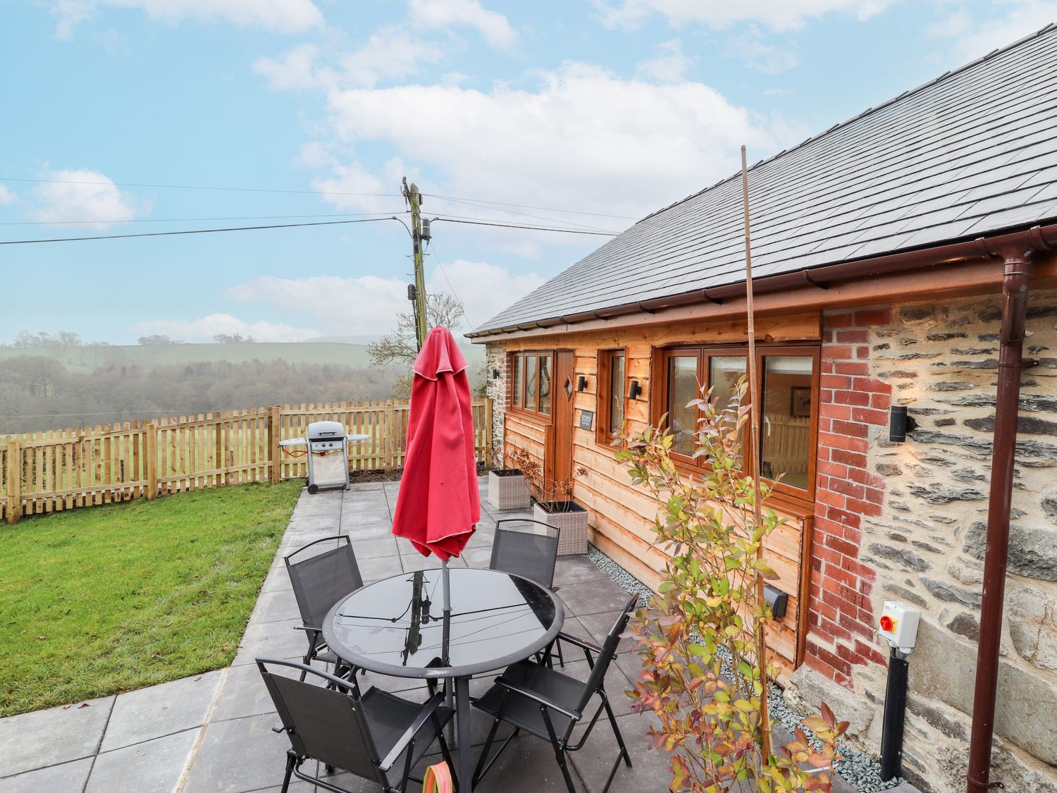 Cut Moch, Plas Moelfre Hall Barns, Llanrhaeadr-Ym-Mochnant