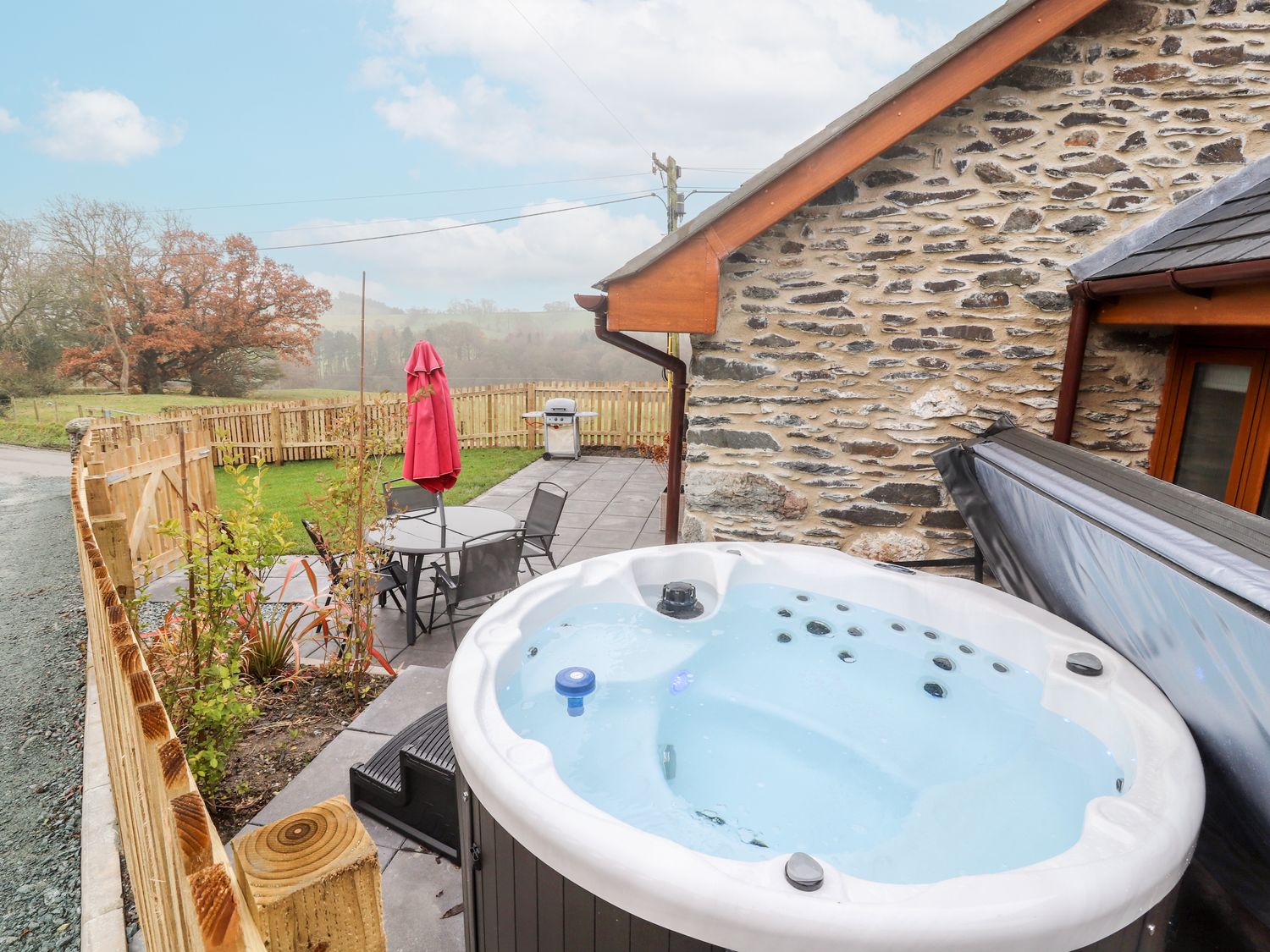 Cut Moch, Plas Moelfre Hall Barns, Llanrhaeadr-Ym-Mochnant