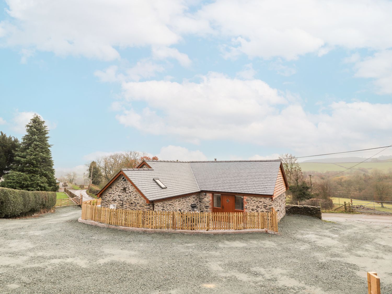 Cut Moch, Plas Moelfre Hall Barns, Llanrhaeadr-Ym-Mochnant