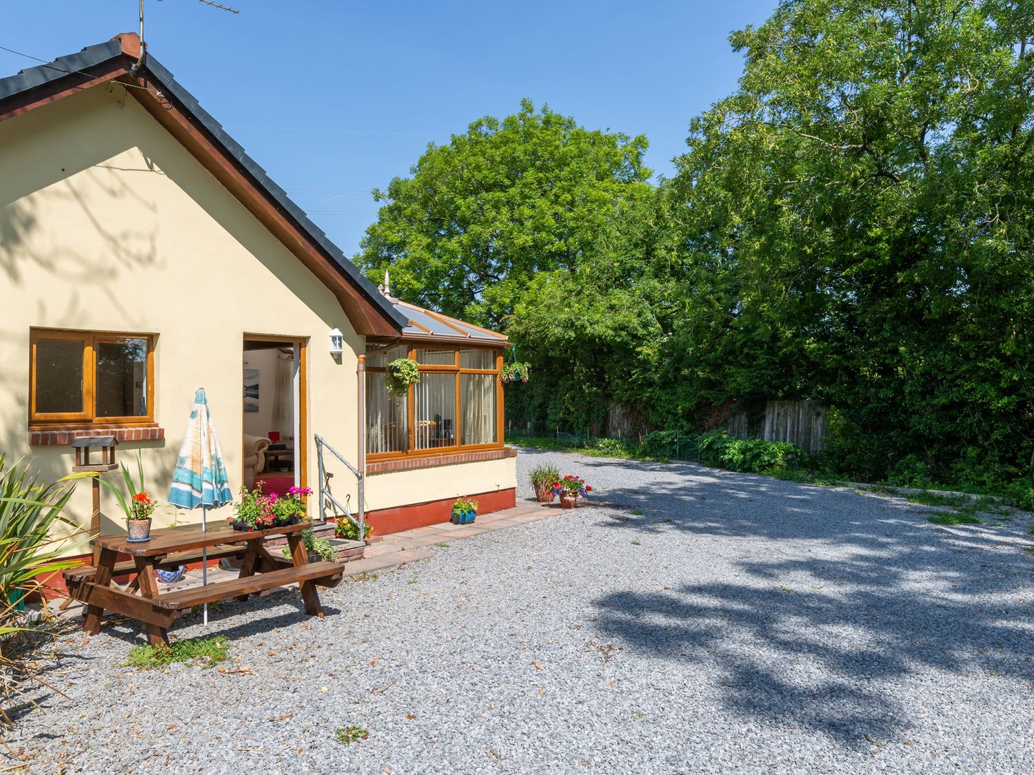 Covert Farm Cwtch Jeffreyston Self Catering Holiday Cottage