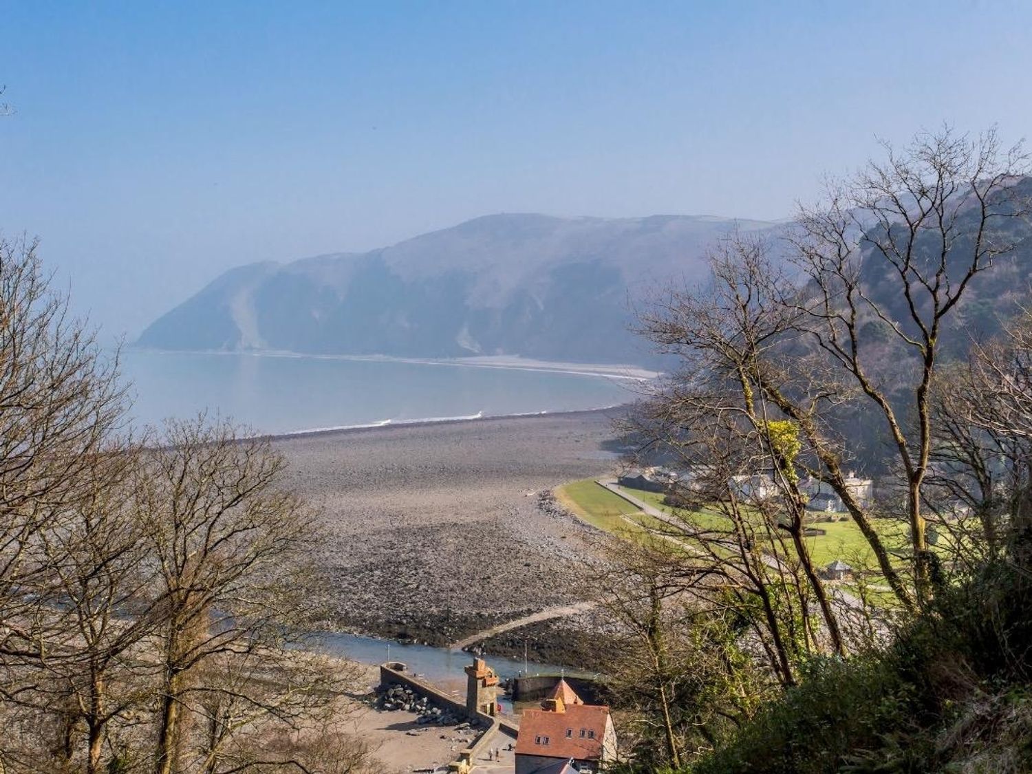 9 Oceanside Apartments, Ilfracombe