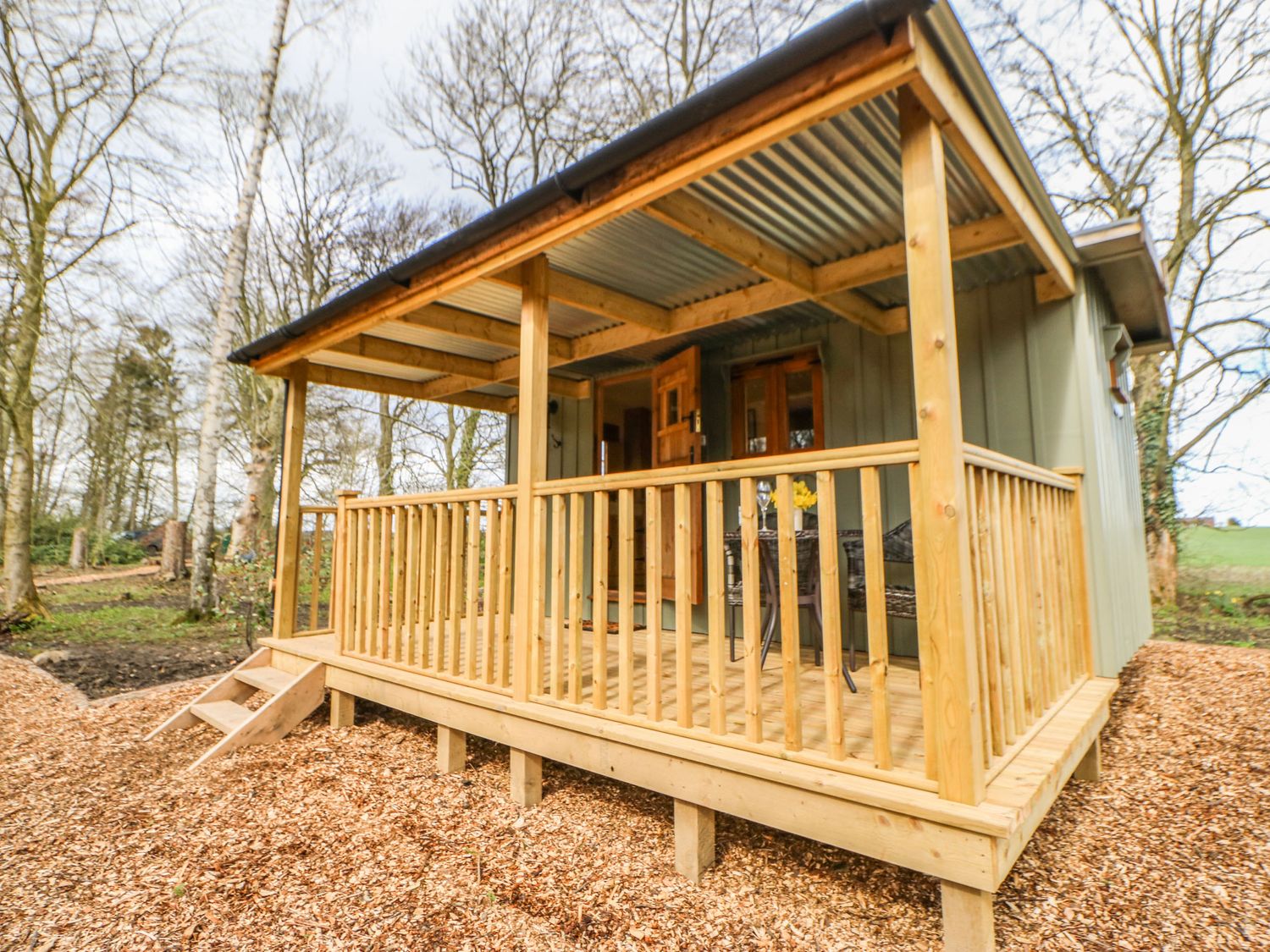 Bracken Fern - Aldbrough St John, North Yorkshire. Off-road parking. Private garden. On working farm