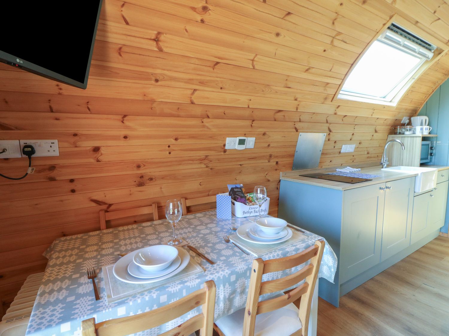 Bwthyn Bach Brefi, Llanddewi-Brefi