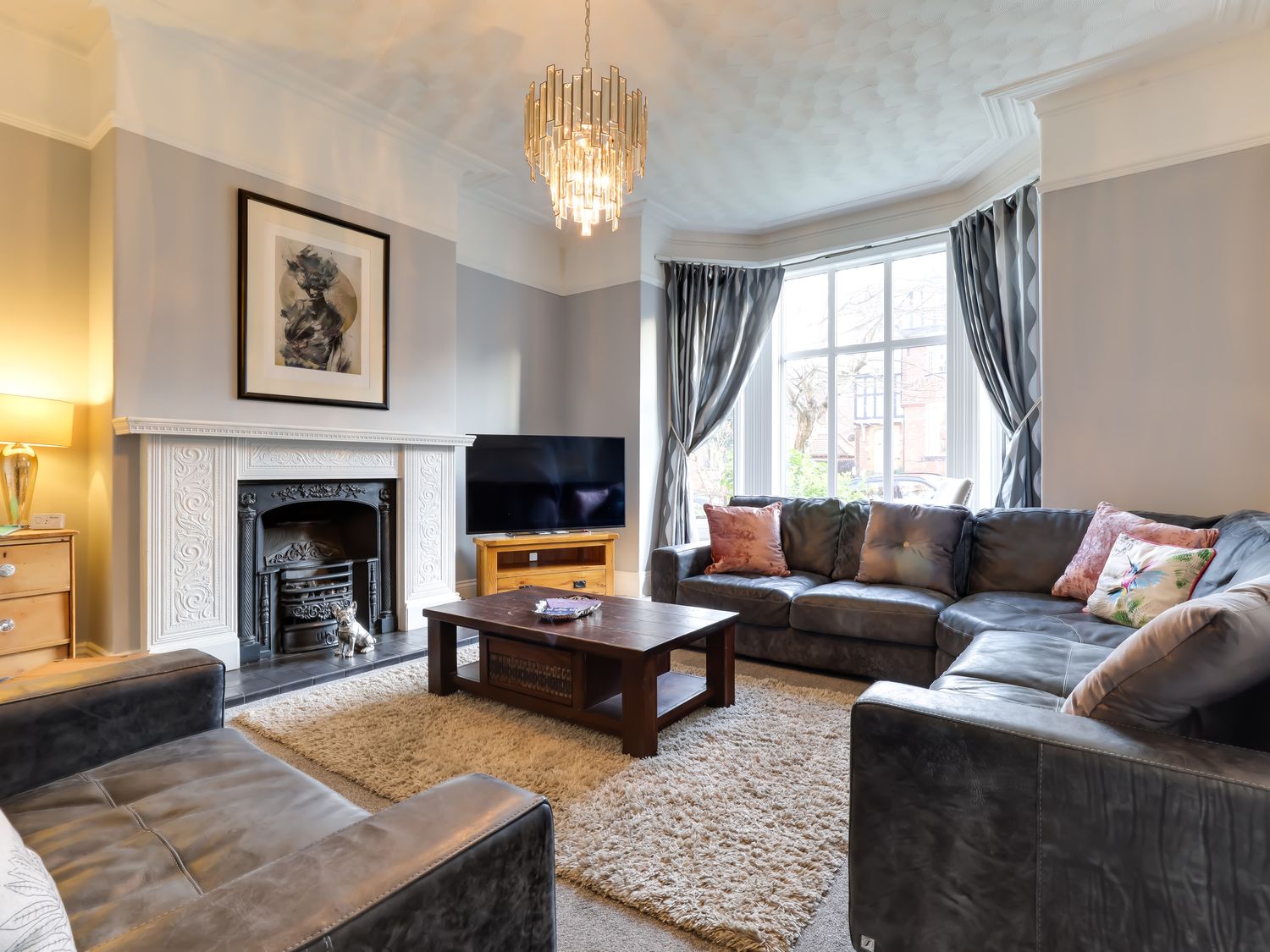 Royal Victoria House Scarborough ( Ref 1024366 ) Holiday property for 15 guests in Scarborough