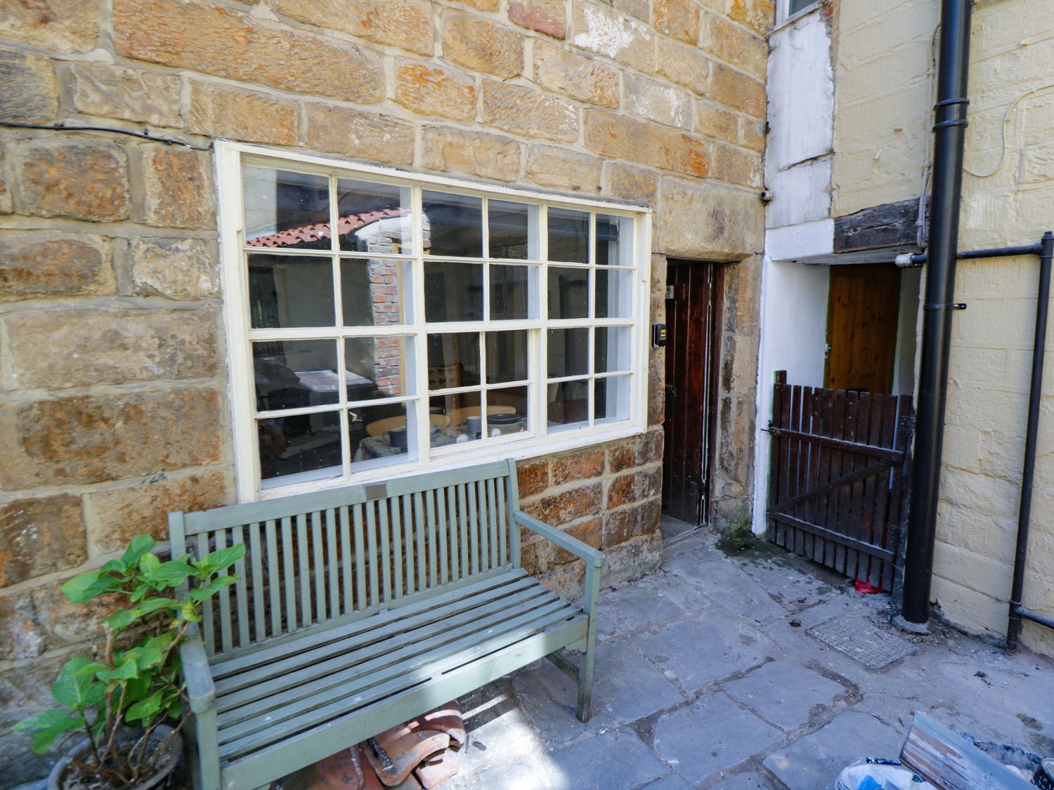 Kiwi Cottage Whitby ( Ref 1026371 ) Self catering accommodation in Whitby North Yorkshire