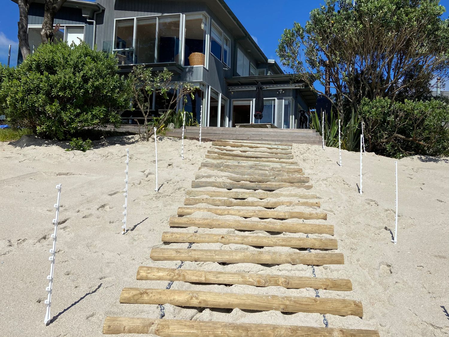 Bliss on the Beach - Whangapoua                     photo 2
