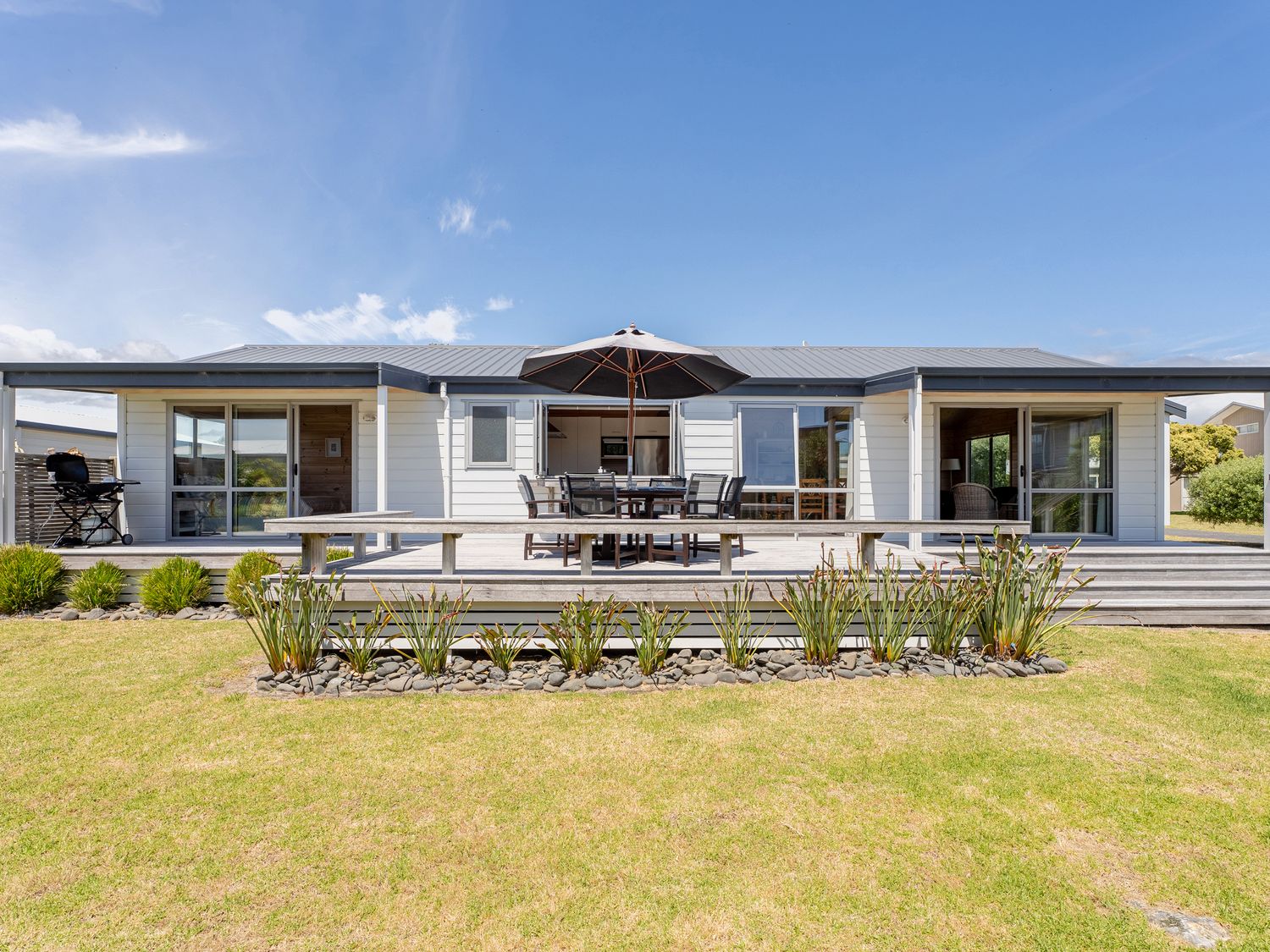 Kowhai Retreat - Matarangi Holiday Home -  - 1028518 - photo 1