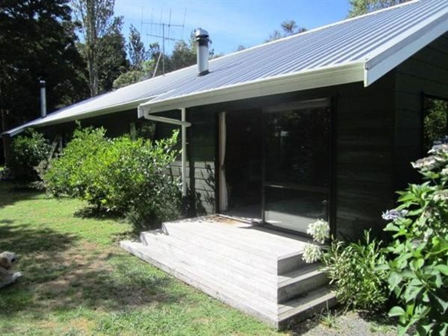 Puka Lodge (Front dwelling) - Pukawa Bay Home -  - 1028719 - photo 1