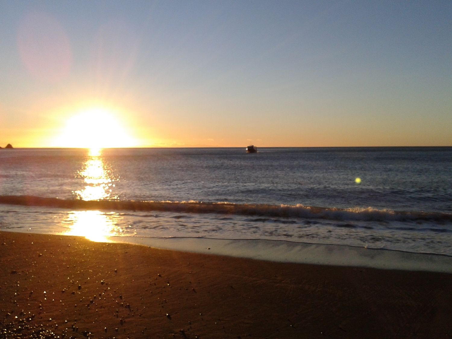 Sunrise Beach House - Rarangi Holiday House                     photo 23
