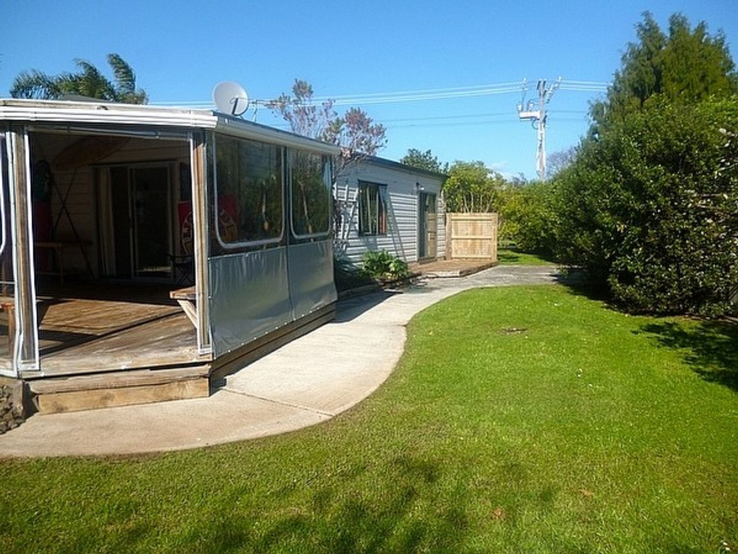 Mercury Bach - Whitianga Bach                     photo 24