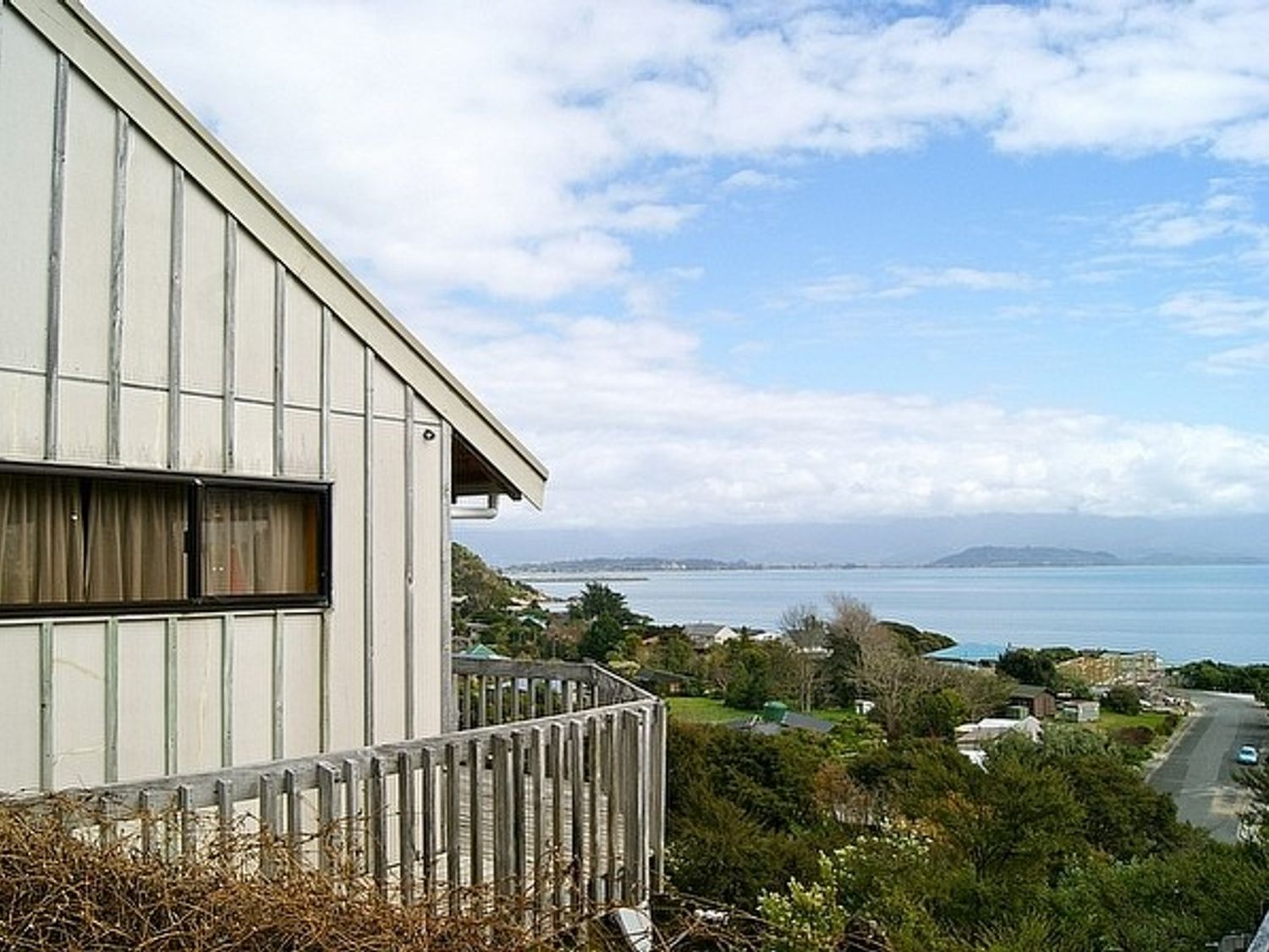 Bush Henge - Tata Beach Holiday Home                     photo 25