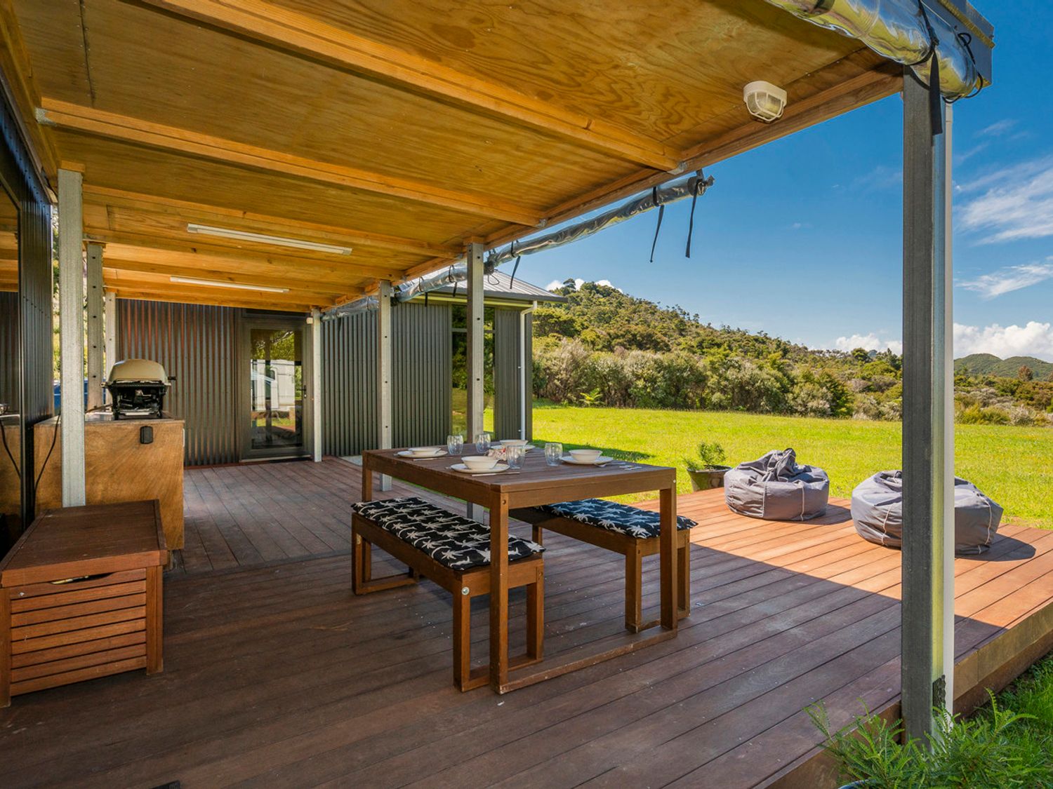 Whangapoua Glamping Hideaway - Whangapoua Bach                     photo 2